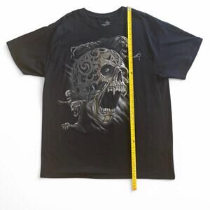 Black and grey skulls skeleton